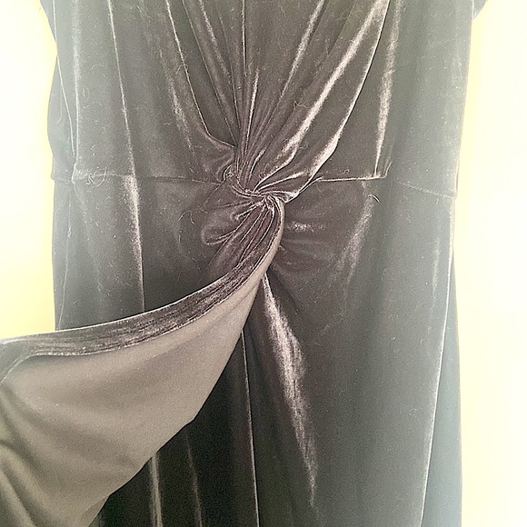 Soprano Little Black Velvet Dress - Picture 2 of 3